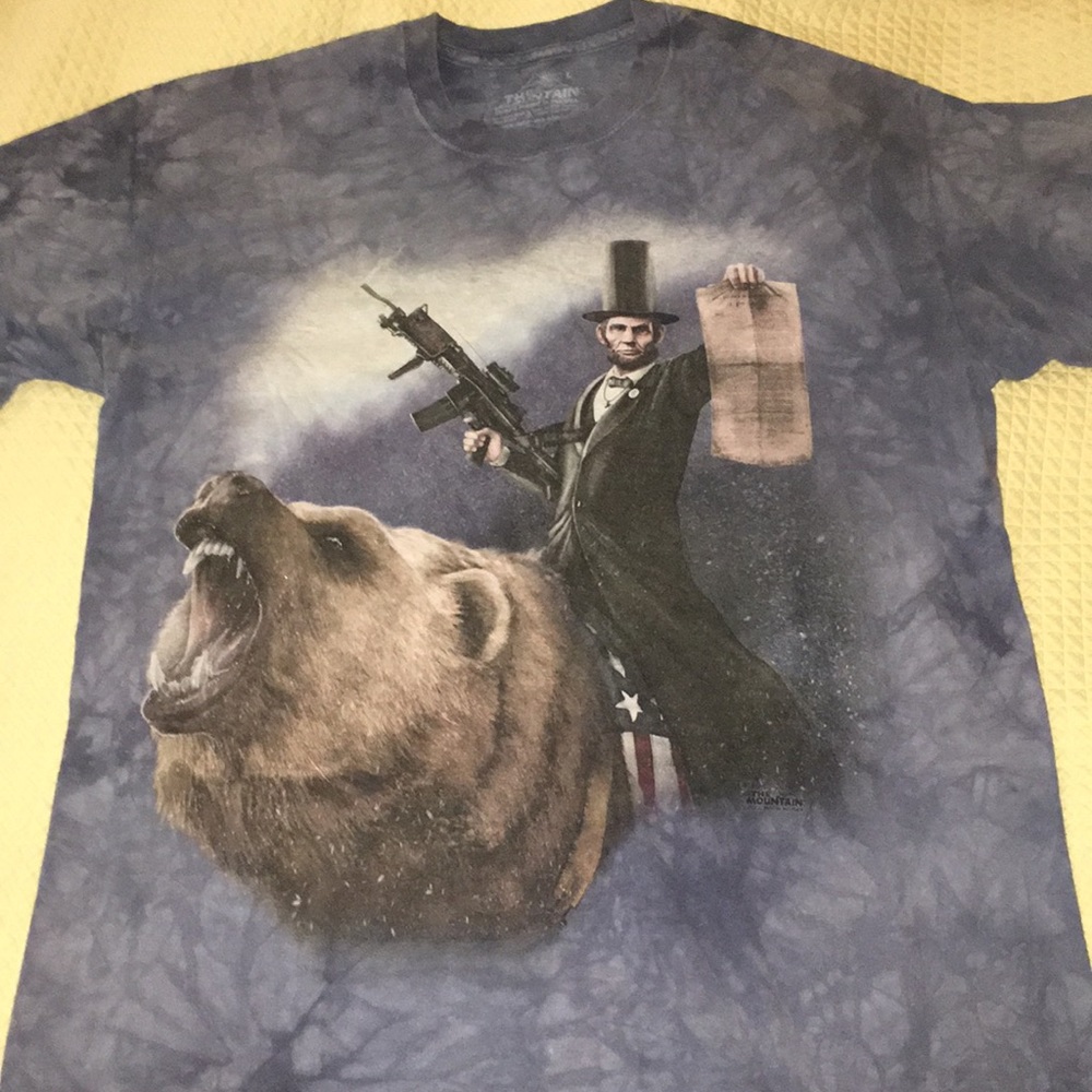 The Mountain graphic tshirt